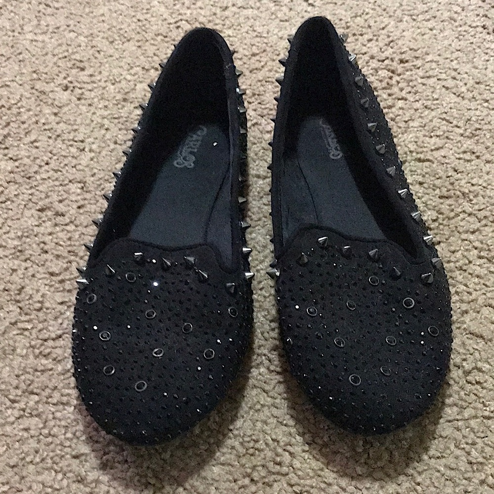 Black studded flats Carlos Santana